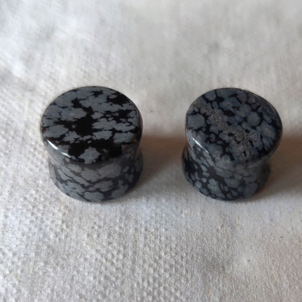 1\2 inch Snowflake obsidian ear gauges